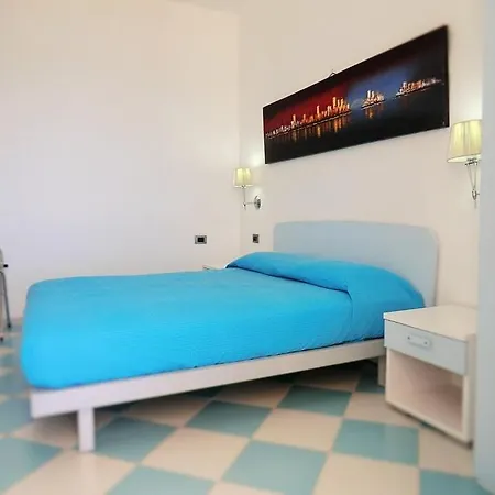 Mediterraneo Mare E Sole Couette-café 3*
