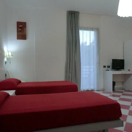 Mediterraneo Mare E Sole Couette-café 3*